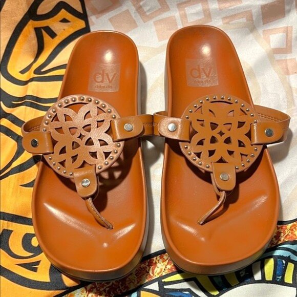 DV by Dolce Vita Women's Brown Cutout Sandals - Size 5-6 - Picture 1 of 7